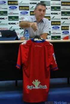 La nueva equipación del CD Numancia. / SN