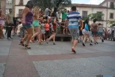 Imagen del ambiente vivido esta tarde de sábado en la plaza del Olivo. / SN