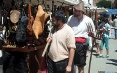 El mercado de Almarza recuerda el reciente pasado rural