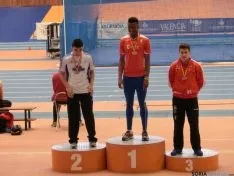 El podio de los campeonatos en pista cubierta.