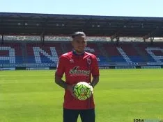 Alex Callens como nuevo jugador del Numancia