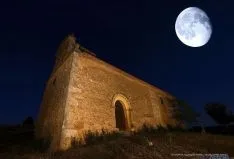 La ermita de Rioseco. / Alejandra y María Álvarez