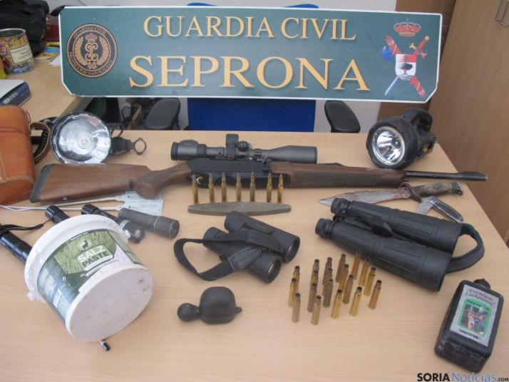 Material incautado a los furtivos. GC