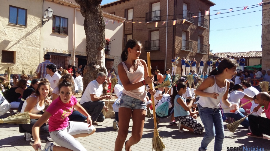 Baile de Escoba cierra las fiestas de Osma SoriaNoticias