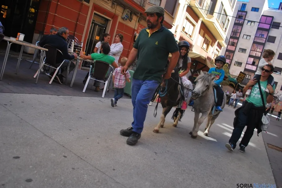 Buen ambiente en La Chata este domingo. / SN
