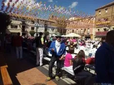 La multitudinaria 'alubiada' olvegueña./SN 