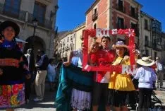 Colores y sol en la plaza Mayor. / SN