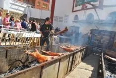 Buen ambiente en La Chata este domingo. / SN