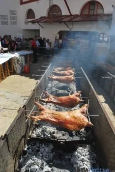 Buen ambiente en La Chata este domingo. / SN