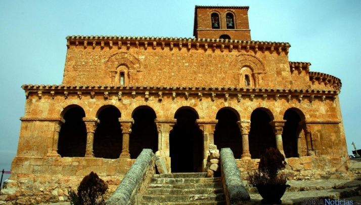 El templo de San Miguel en la localidad sanestebeña. / Jta.
