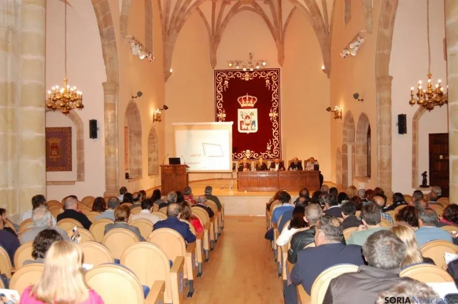 Reunión de alcaldes adminstración electrónica en Aula Magna