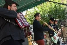 Actuación de Menaya Folk en El Tubo