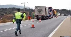 El lugar del accidente donde se ha cortado uno de los carriles./SN