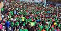 Una porción de la multitud verde en Los Pajaritos previa a la salida. / SN