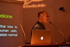Entrega del Premio de Investigación por la FCCR