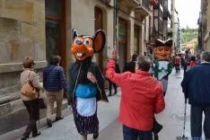 Gigantes y Cabezudos por el centro de Soria