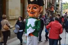 Gigantes y Cabezudos por el centro de Soria