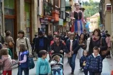 Gigantes y Cabezudos por el centro de Soria