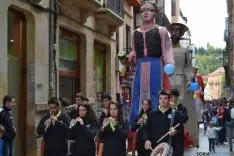 Gigantes y Cabezudos por el centro de Soria