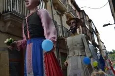 Gigantes y Cabezudos por el centro de Soria