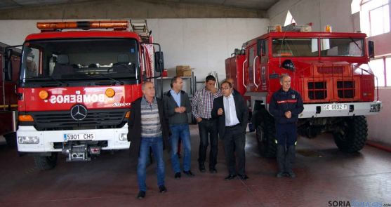 Visita institucional a las instalaciones antiincendios de Almazán. / Dip.