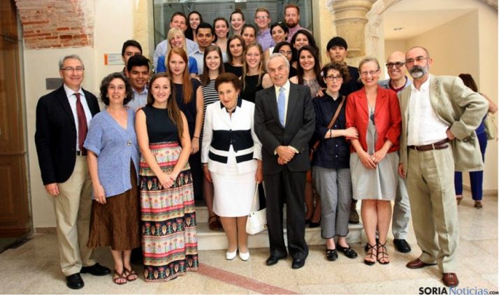 García (izda.) con los Duques, profesores y alumnos del CIAM. 