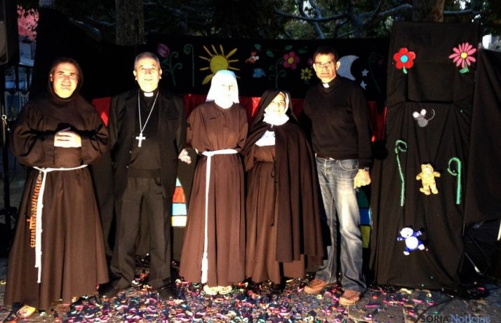 El obispo Melgar, (2º izda.) en el Holywins de 2014