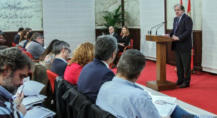 Juan Vicente Herrera, presentando las cuantas previstas para 2016. / Jta.