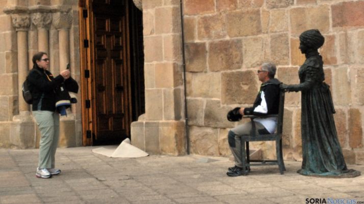 Dos turistas en la capital. / SN