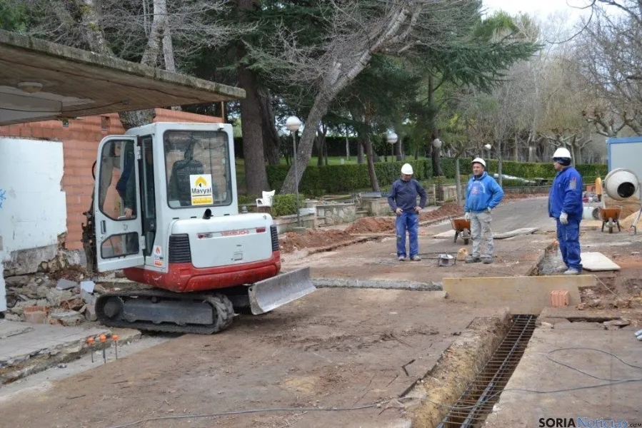 Obras en el antiguo quiosco de La Dehesa