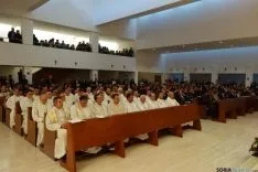 Foto 3 - Un millar de personas asisten a la bendici&oacute;n de la nueva parroquia de Camaretas