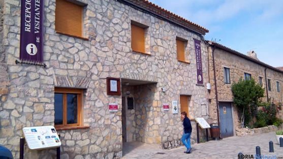 Entrada a la oficina de turismo de Medinaceli. / SN