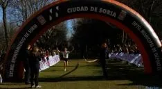Antón, en la entrada a meta este domingo en La Dehesa. / SN