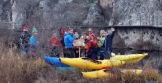 Los piragüistas sorianos esta tarde de Nochebuena en el Duero. 