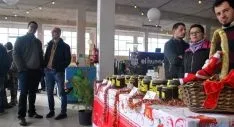 Uno de los puestos del mercado./SN