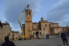 Retirada de nidos en la iglesia de El Royo