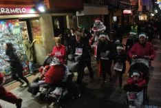 Imagen de la carrera navideña de este sábado. / SN