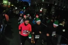 Imagen de la carrera navideña de este sábado. / SN