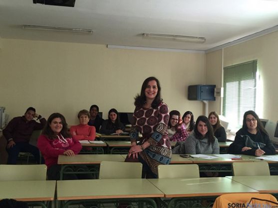 La profesora Miriam Pascual, en una clase.
