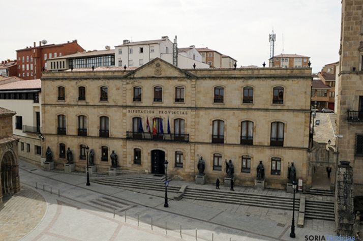 Fachada de la Diputación provincial.