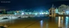 El Duero esta noche de jueves a su paso por Salduero. / Carlos de Pedro