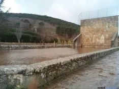 Frontón inundado de Salduero