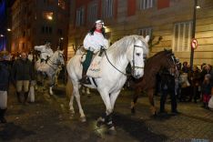 Niños y mayores disfrutan en la Cabalgata de Soria. / SN