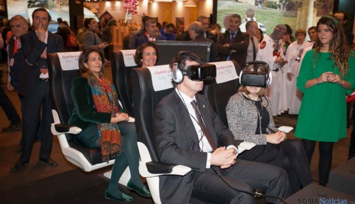 Los ministros, en primer plano. / Jta