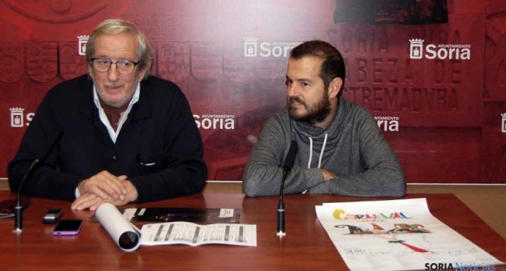Jesús Bárez (izda.) y Josemi Díez, este viernes en la presentación del carnaval. / Ayto.