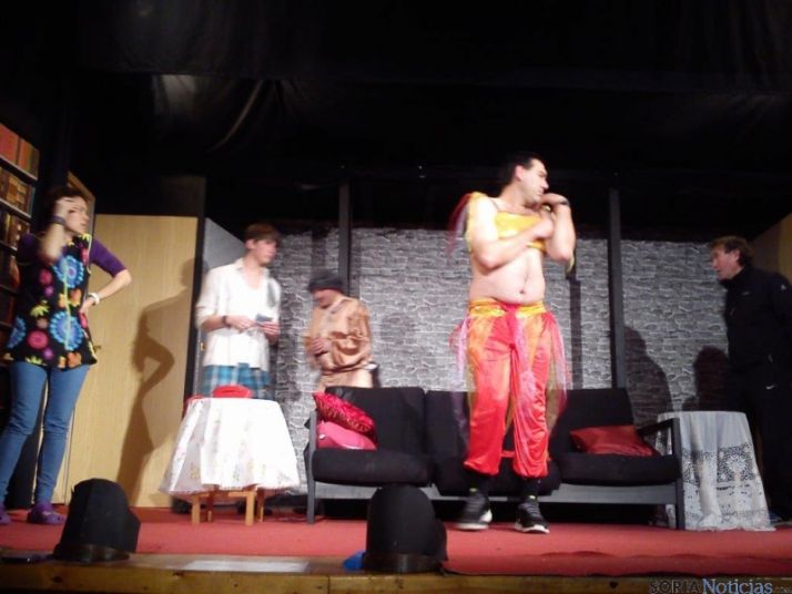 Representación teatral en Navaleno