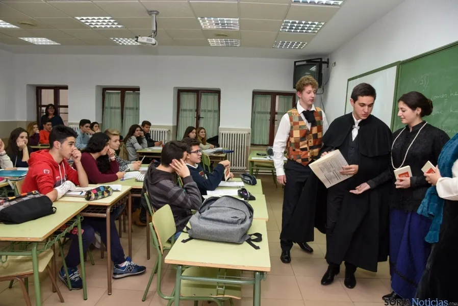 Foto 8 - El instituto Machado teatraliza la orden que lo cre&oacute; hace ahora 175 a&ntilde;os