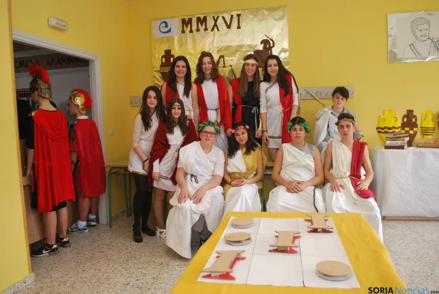 Ambiente romano en el Santa Teresa de Jesús este viernes. / SN