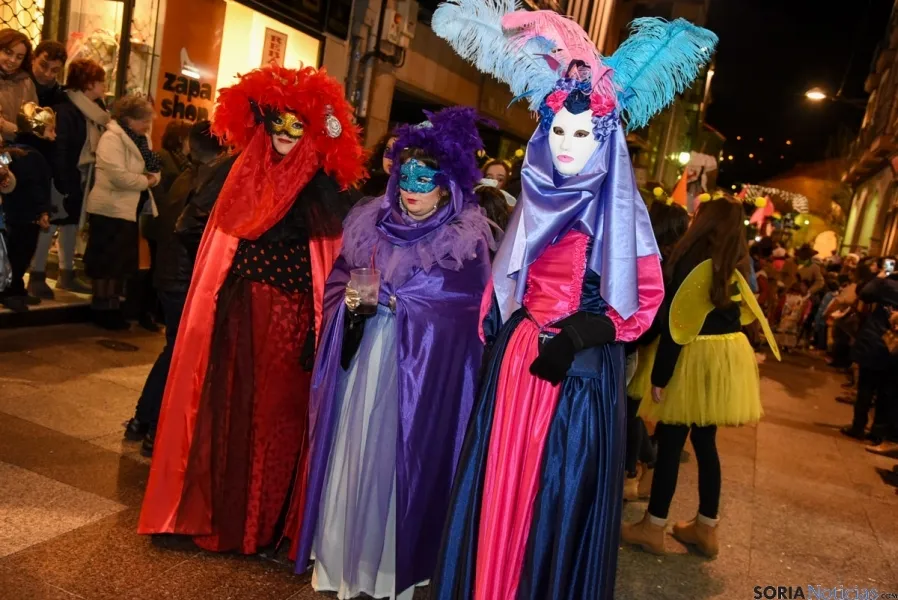 Foto 8 - Mucho 'calor' carnavalero a pesar del fr&iacute;o