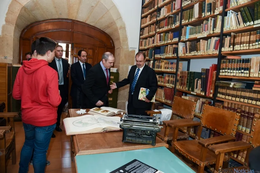 Imagen de la inauguración de la muestra. / SN